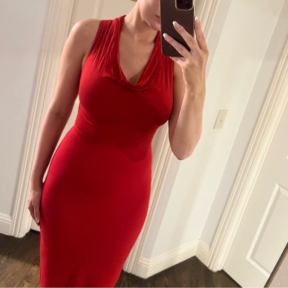 Red midi dress - Picture 2 of 5